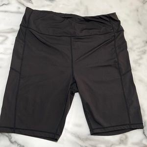 Bebe 2xl biker shorts.  Black w/side pockets
